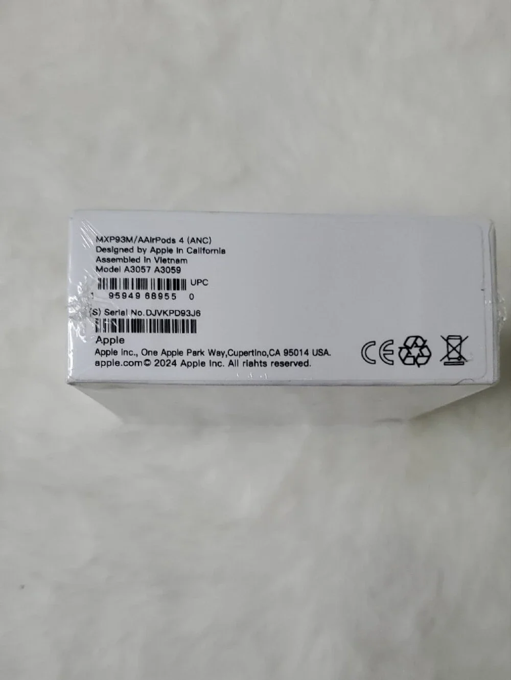 Apple True Wireless Earbuds in White with Charging Case